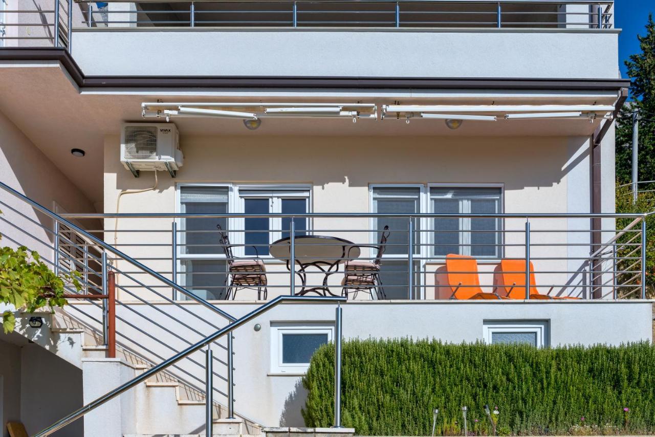 Pikolo Apartments Omis Tice Екстериор снимка